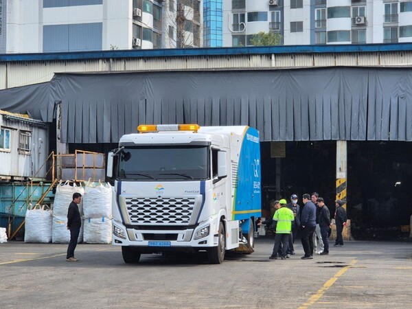 금천구 수소 전기 노면 분진 청소차 시연